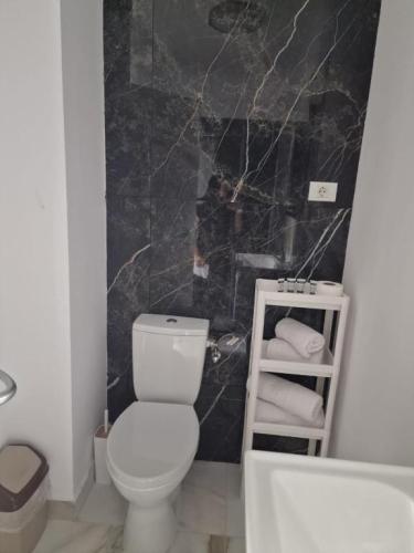 576963557
